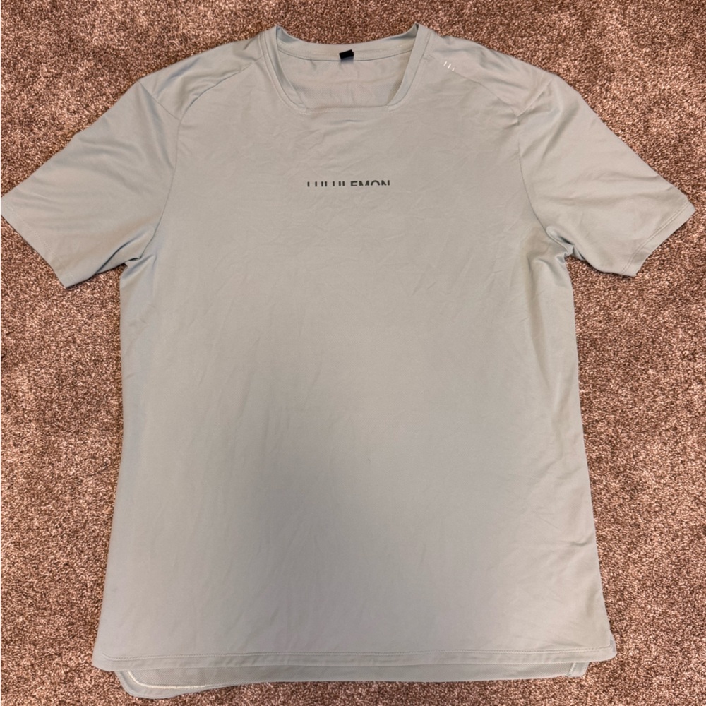 lululemon athletica Men's Sage Green UV Short Sleeve Tee